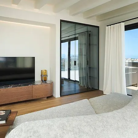 Skyline Penthouse Διαμέρισμα *